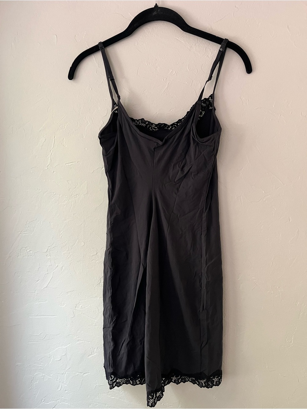 SKIMS FITS EVERYBODY LACE SLIP DRESS IN ONYX XXS S M L - Picture 5 of 5